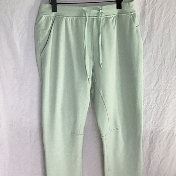 Lululemon joggers - Picture 2 of 11